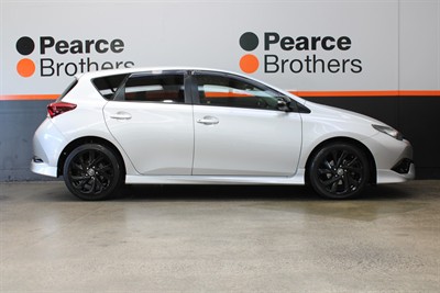 2017 Toyota Corolla - Thumbnail