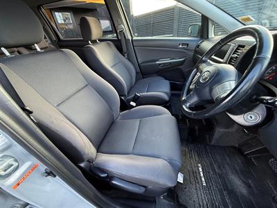 2004 Toyota Wish - Thumbnail