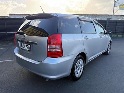 2004 Toyota Wish - Thumbnail
