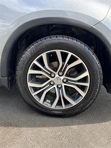 2016 Mitsubishi Outlander - Thumbnail