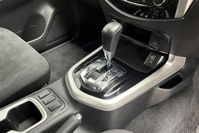 2021 Nissan Navara - Thumbnail