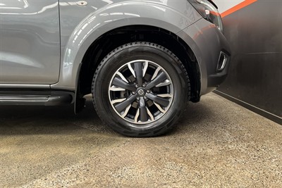2021 Nissan Navara - Thumbnail