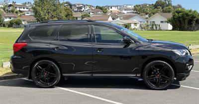 2019 Nissan Pathfinder - Thumbnail