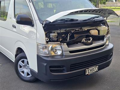 2009 Toyota Hiace - Thumbnail