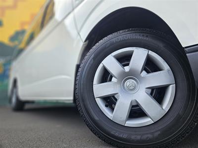 2009 Toyota Hiace - Thumbnail