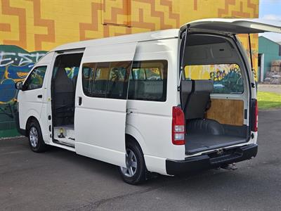 2009 Toyota Hiace - Thumbnail
