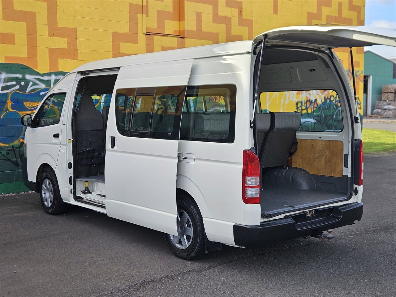 2009 Toyota Hiace