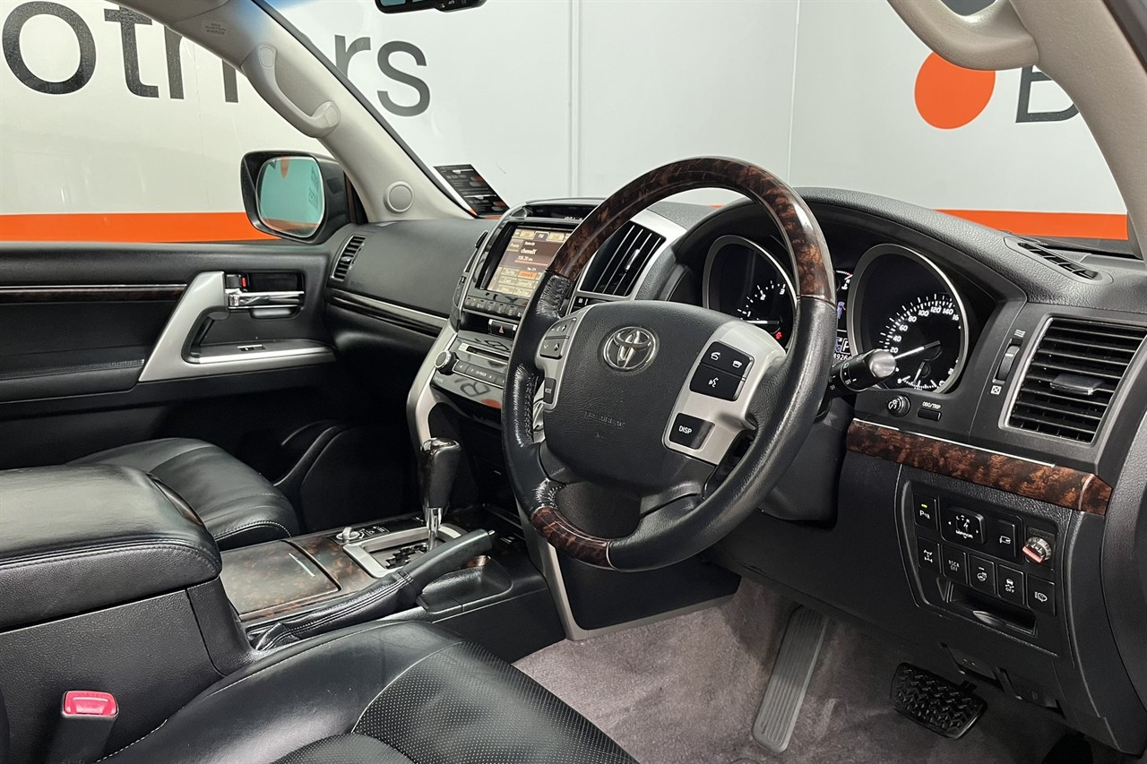 2014 Toyota LandCruiser