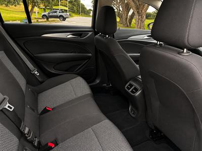 2019 Holden Commodore - Thumbnail