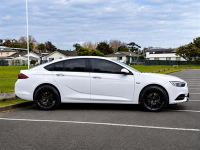 2019 Holden Commodore - Thumbnail