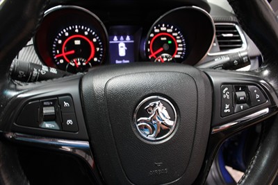 2016 Holden COMMODORE - Thumbnail