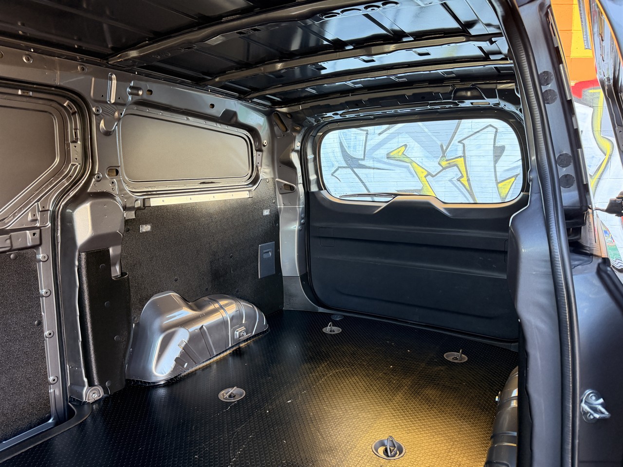 2024 LDV G10