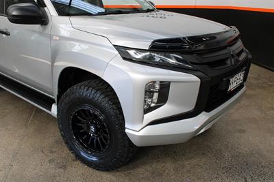 2020 Mitsubishi Triton - Thumbnail