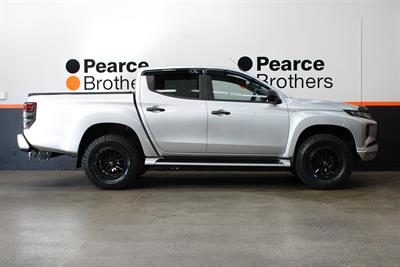2020 Mitsubishi Triton - Thumbnail