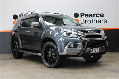 2021 Isuzu Mu-X - Thumbnail