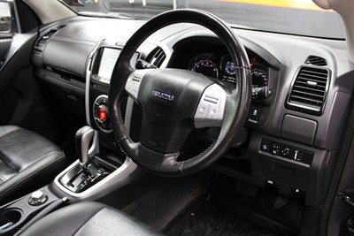 2021 Isuzu Mu-X - Thumbnail