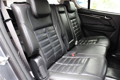 2021 Isuzu Mu-X - Thumbnail