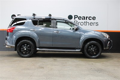 2021 Isuzu Mu-X - Thumbnail