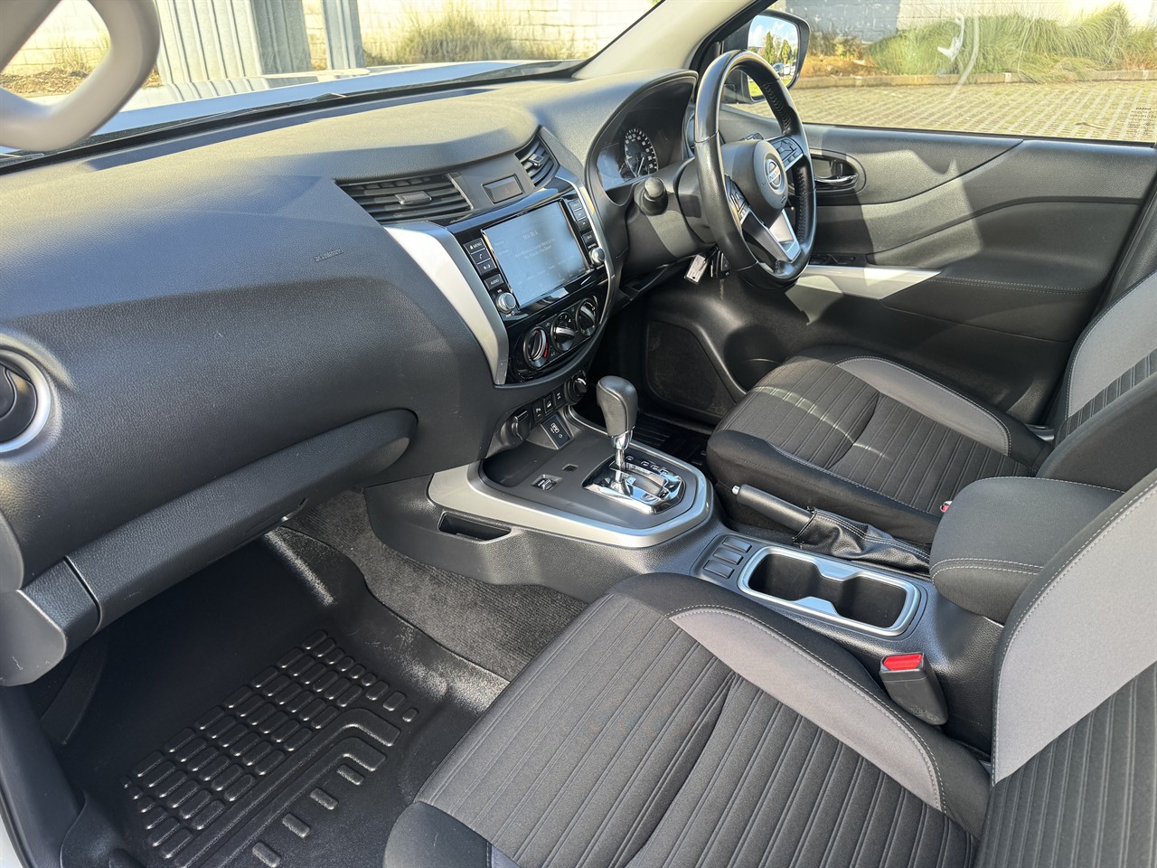 2023 Nissan Navara