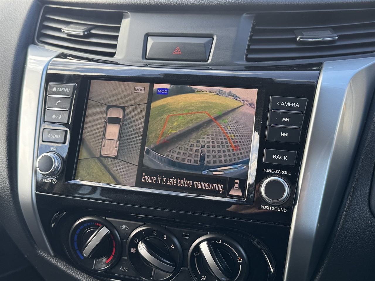 2023 Nissan Navara