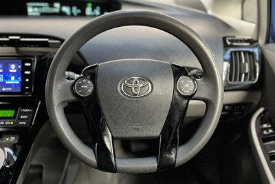 2010 Toyota PRIUS - Thumbnail