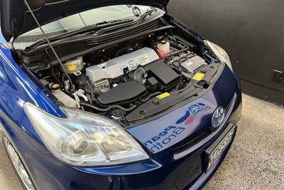 2010 Toyota PRIUS - Thumbnail