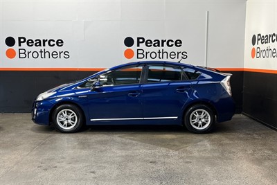 2010 Toyota PRIUS - Thumbnail