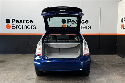 2010 Toyota PRIUS - Thumbnail