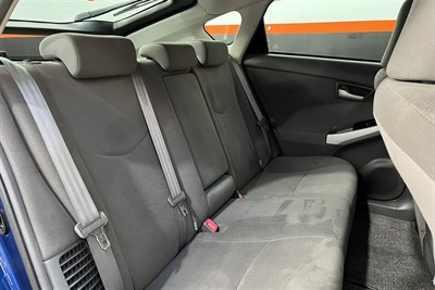 2010 Toyota PRIUS - Thumbnail