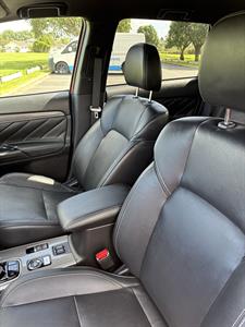 2019 Mitsubishi Outlander - Thumbnail