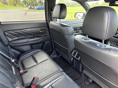 2019 Mitsubishi Outlander - Thumbnail