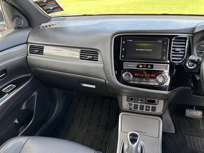 2019 Mitsubishi Outlander - Thumbnail