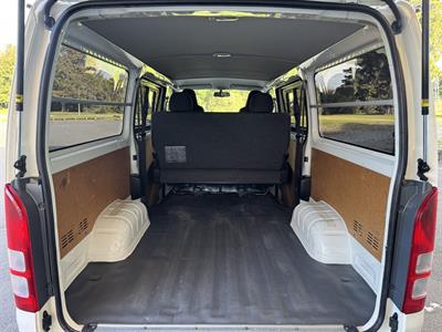 2017 Toyota Hiace - Thumbnail