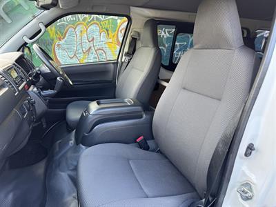 2017 Toyota Hiace - Thumbnail