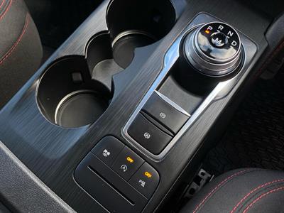 2022 Ford Escape - Thumbnail