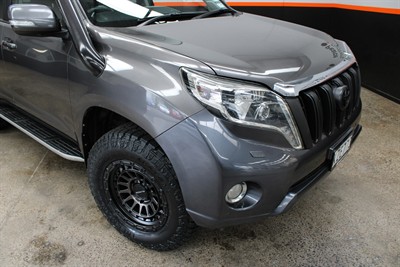 2017 Toyota Landcruiser Prado - Thumbnail