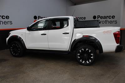 2022 Nissan Navara - Thumbnail
