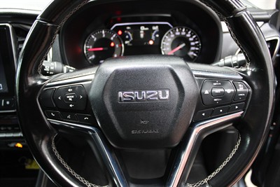 2021 Isuzu Mu-X - Thumbnail