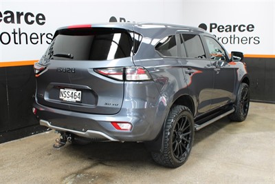 2021 Isuzu Mu-X - Thumbnail
