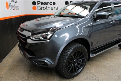 2021 Isuzu Mu-X - Thumbnail