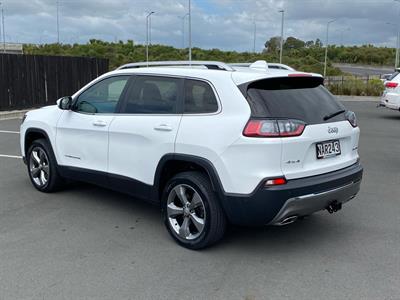 2020 Jeep Cherokee - Thumbnail
