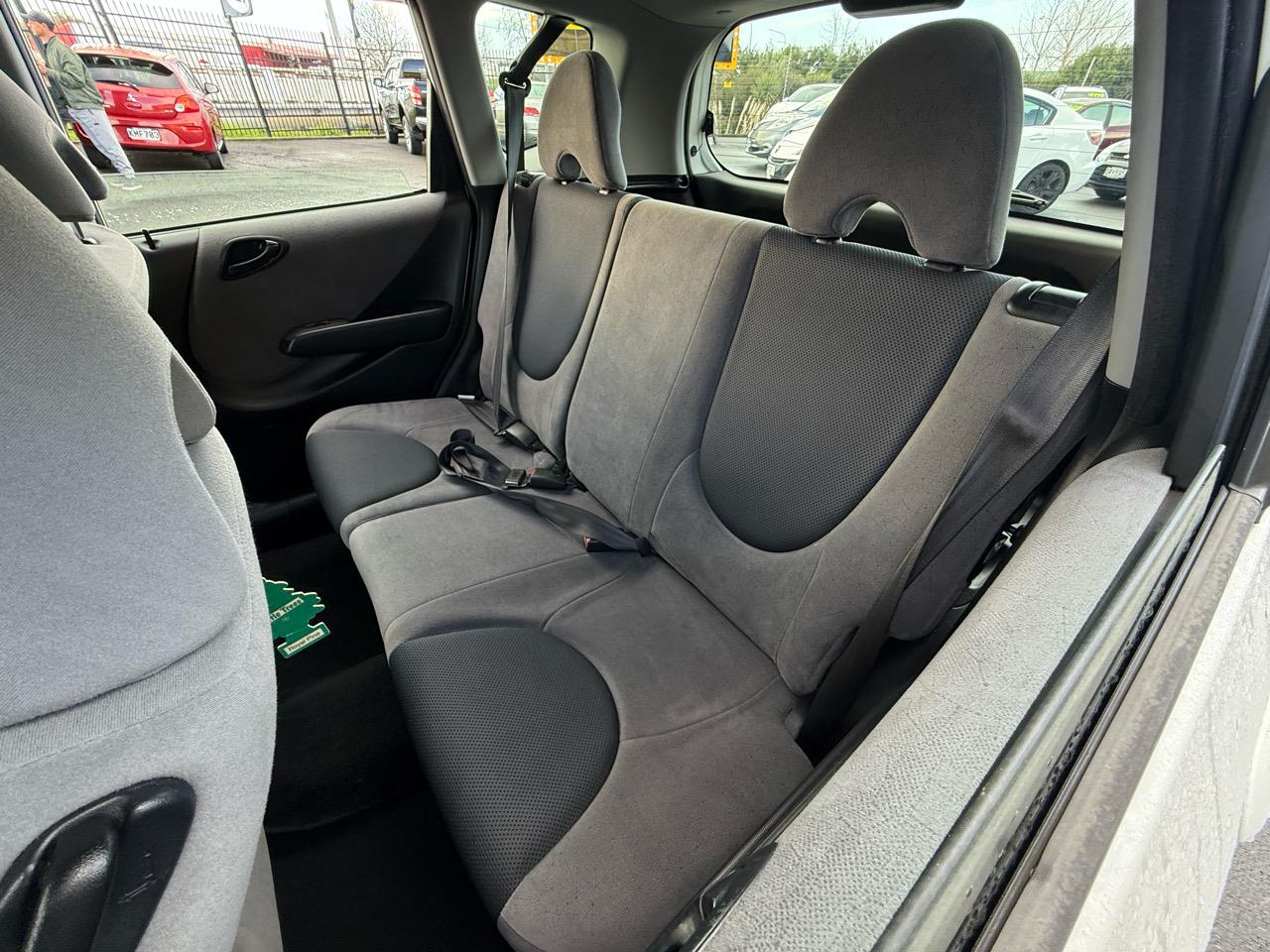 2005 Honda FIT
