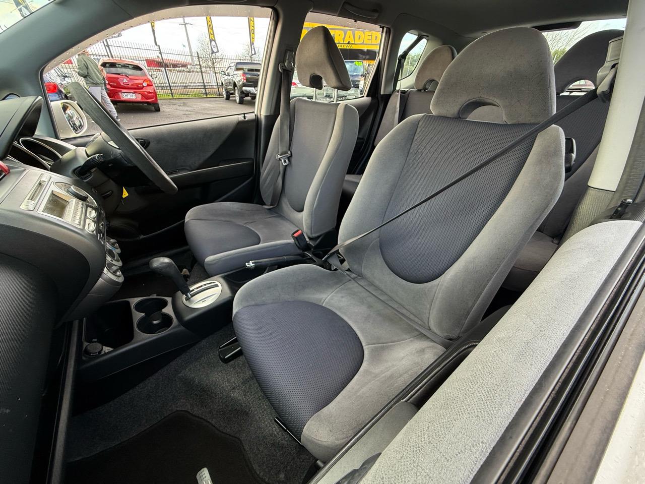 2005 Honda FIT
