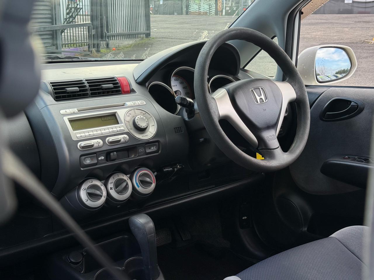 2005 Honda FIT