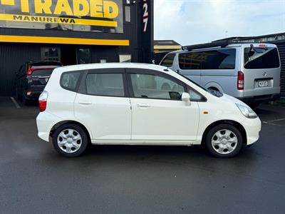 2005 Honda FIT - Thumbnail