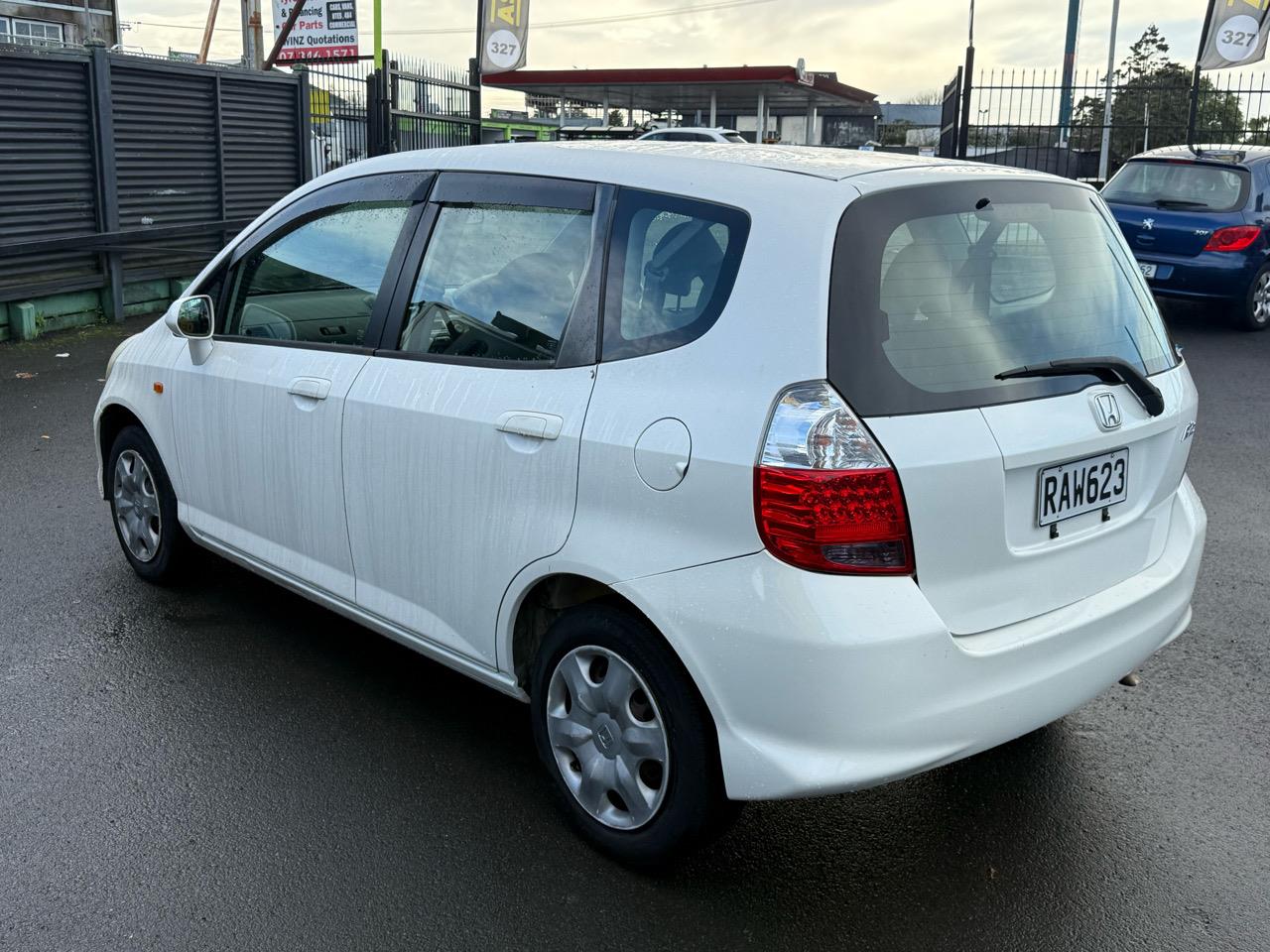 2005 Honda FIT