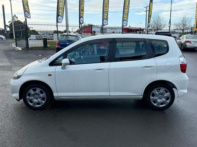 2005 Honda FIT - Thumbnail