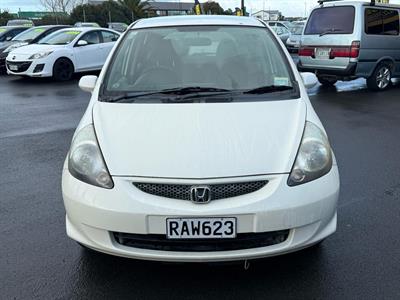 2005 Honda FIT - Thumbnail