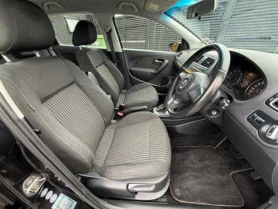 2011 Volkswagen POLO - Thumbnail