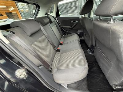 2011 Volkswagen POLO - Thumbnail
